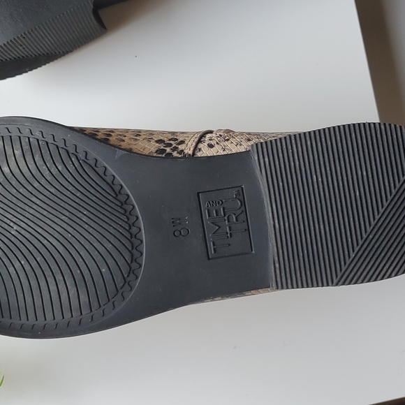 😍5/$20 !NWOT Time and Tru faux snakeskin booties 8W - Picture 5 of 9